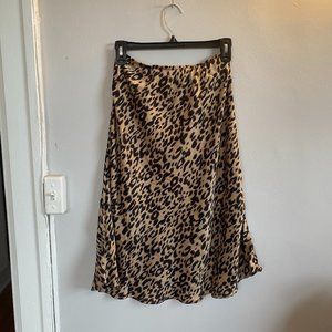 NEVER WORN Cheetah Print Midi Skirt